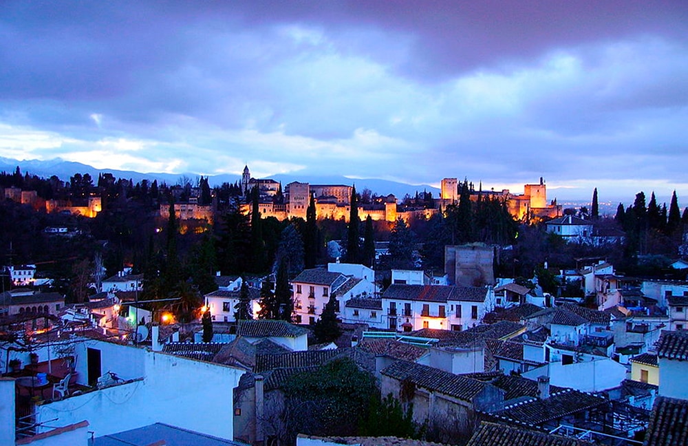 Sentir la magia del Albaicín y el Sacromonte gitano