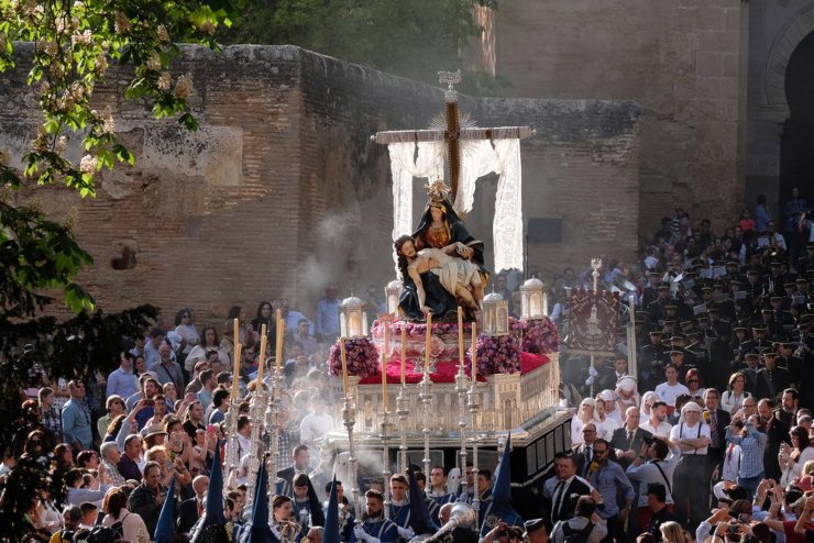 Procesión Santa María de la Alhambra en Granada