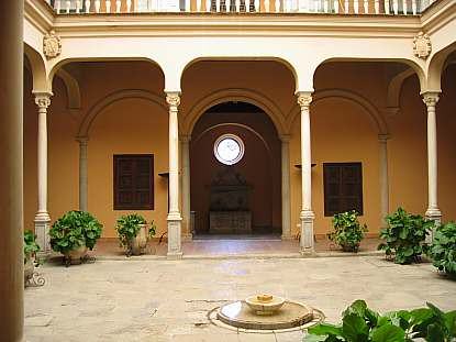 palacio de los Cordova for free in granada