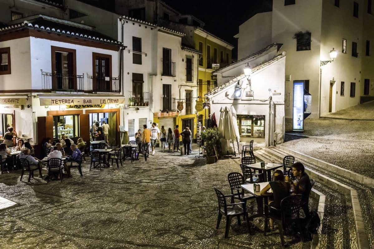 Atardecer en el Albaicín y Sacromonte de Granada. Únete a un grupo reducido premium