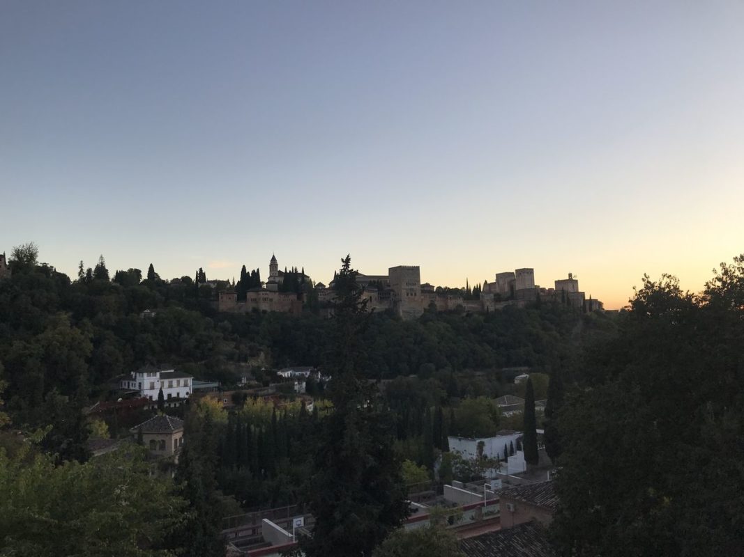 Atardecer en el Albaicín y Sacromonte de Granada. Únete a un grupo reducido premium