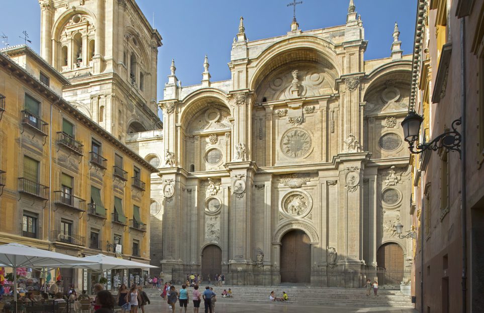 Private live-tour to the Center of Granada. On streaming