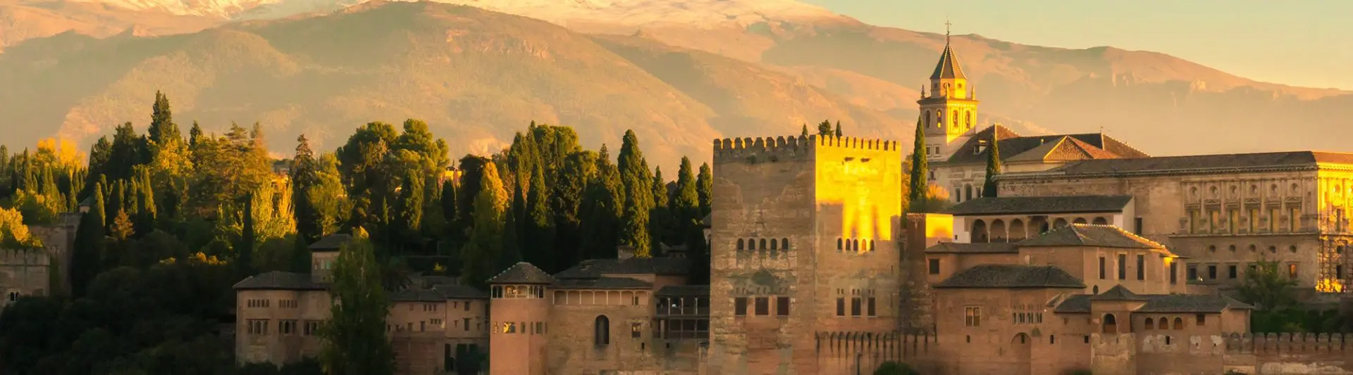 Splendid Andalusian Alhambra palace continues to draw visitors