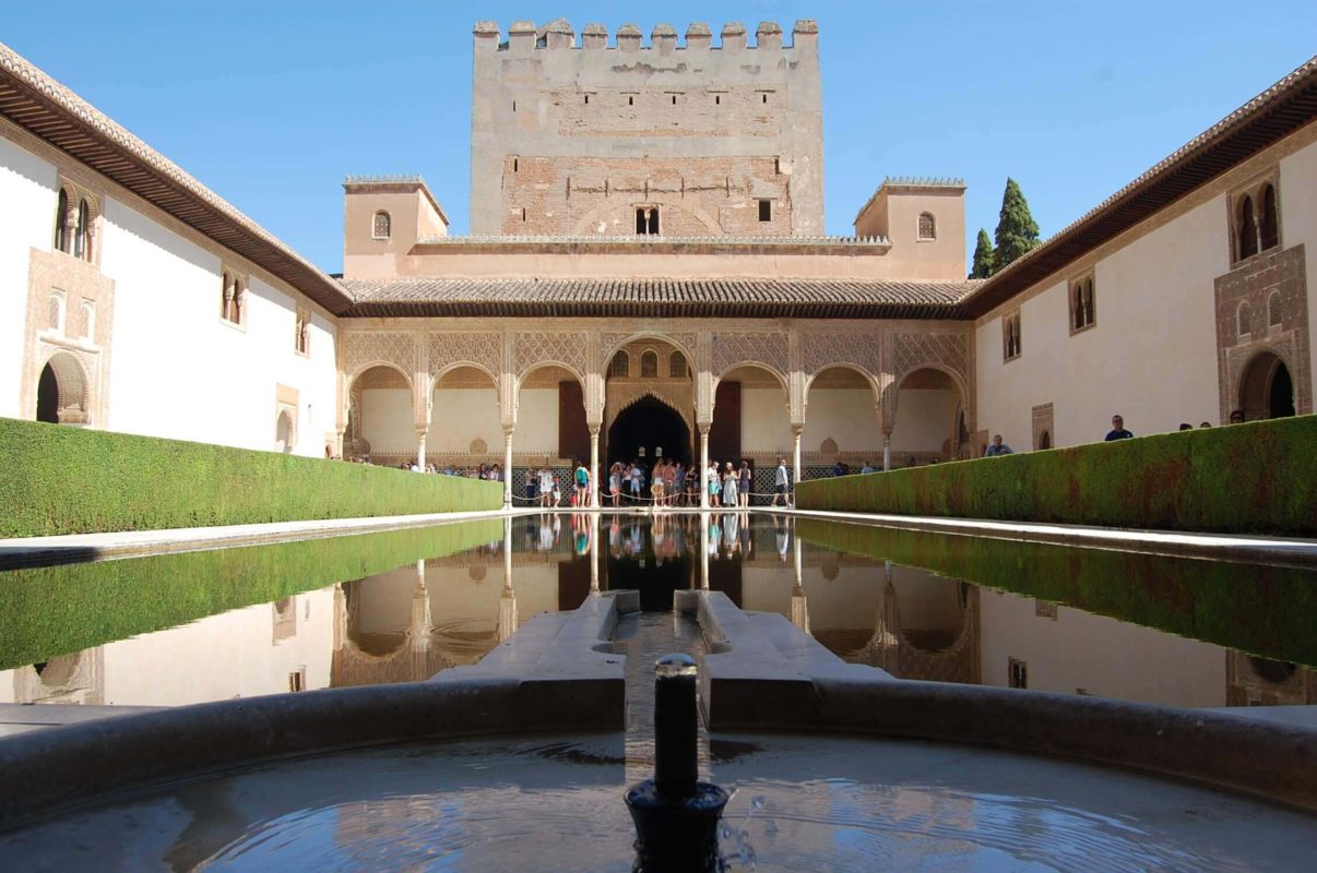 patio de los arrayanes en la alhambra