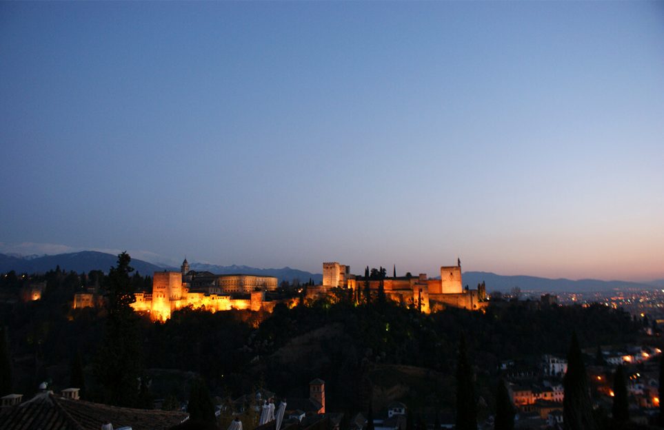 Full day combo: Alhambra tour, Albaicin and Sacromonte in a premium small group