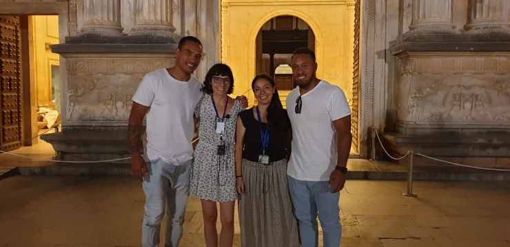 all blacks tour with Cicerone Granada in the alhambra