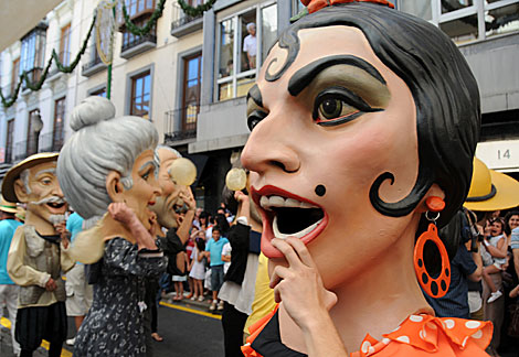 cabezudos en el corpus de granada