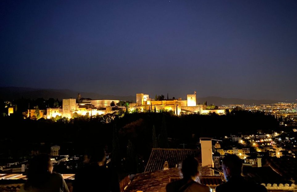 Alhambra y Albaicín: Miradas entre dos colinas