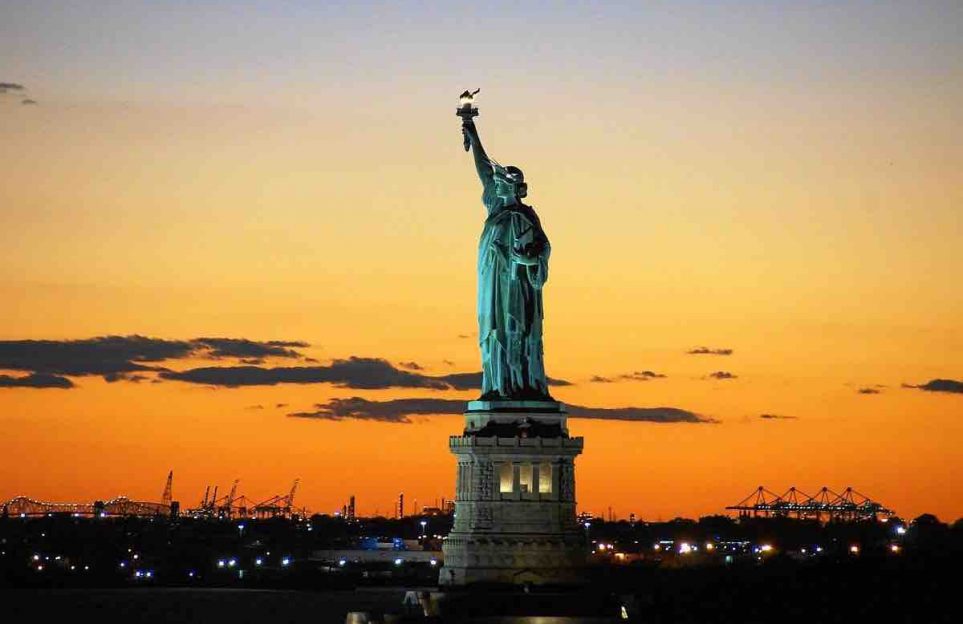 Las damas de hierro: La Torre Eiffel y La Estatua de La Libertad