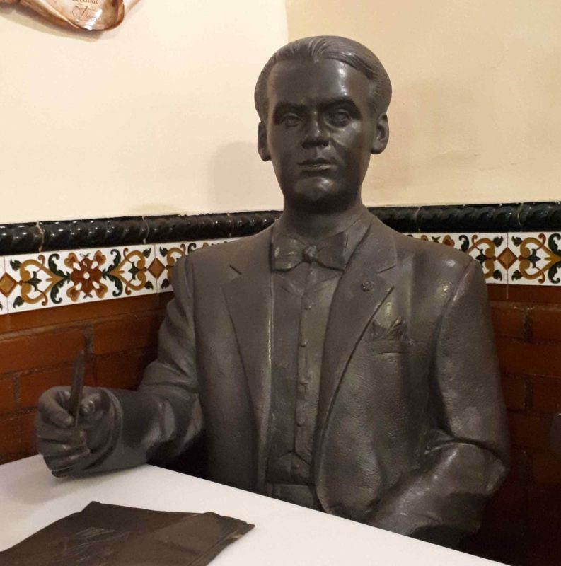 Federico García Lorca sculpture 