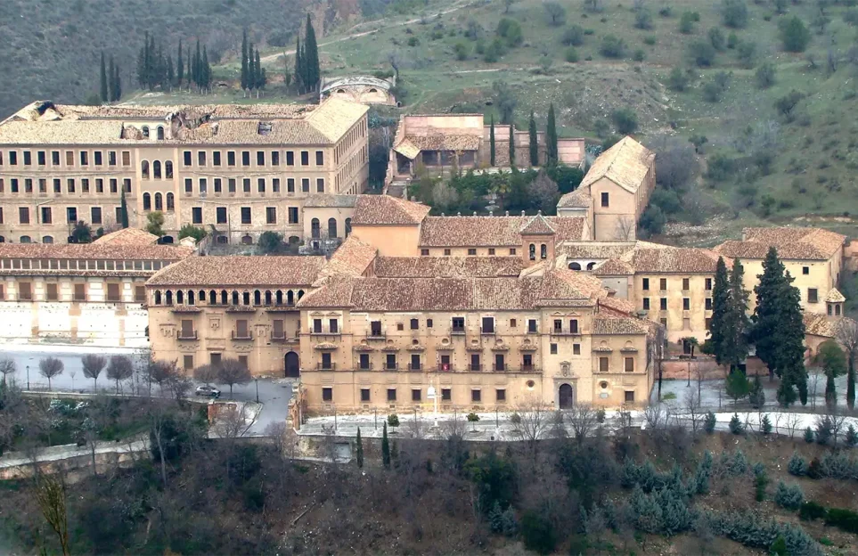 Sacromonte Abbey and the gypsy’s trail. Cultural light trekking tour