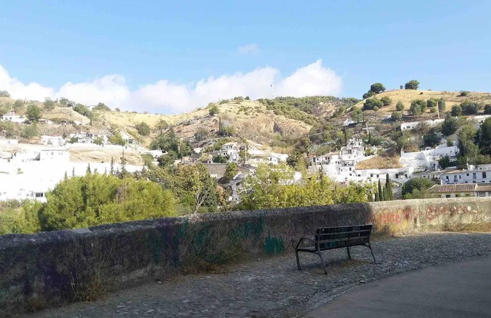 Sacromonte Abbey and the gypsy’s trail. Cultural light trekking tour